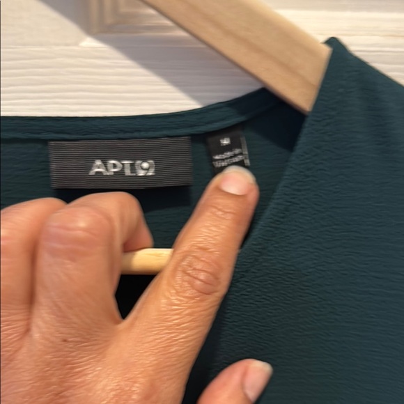 Apt 9 Women’s Elegant Dark Green Peplum Top Size L - Picture 2 of 7